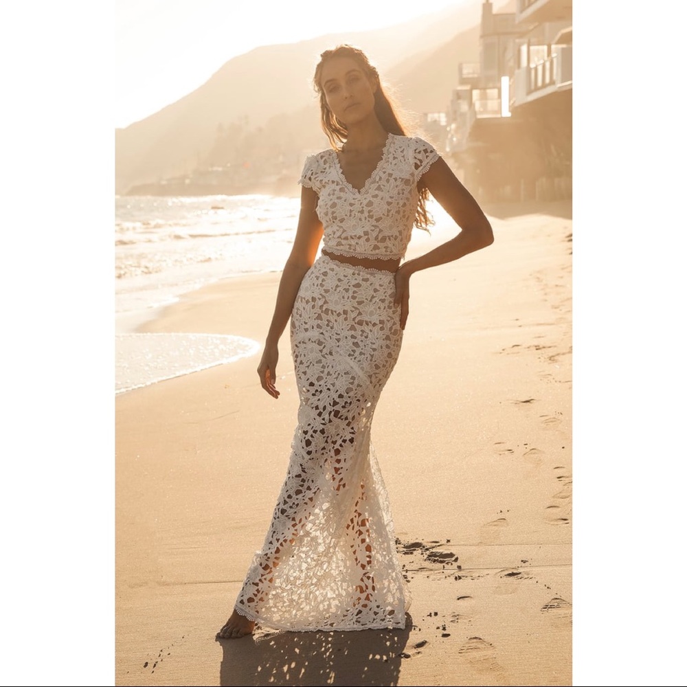 New LuLu’s White Lace Two-Piece Wedding Dress